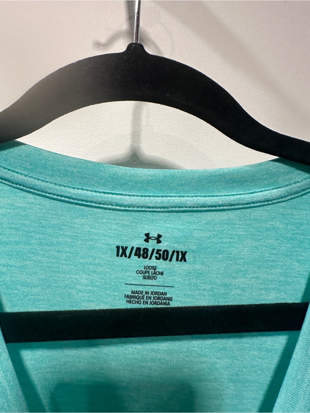 Under Armour Women’s Light turquoise V-Neck Performance Tee 1X - Picture 4 of 5